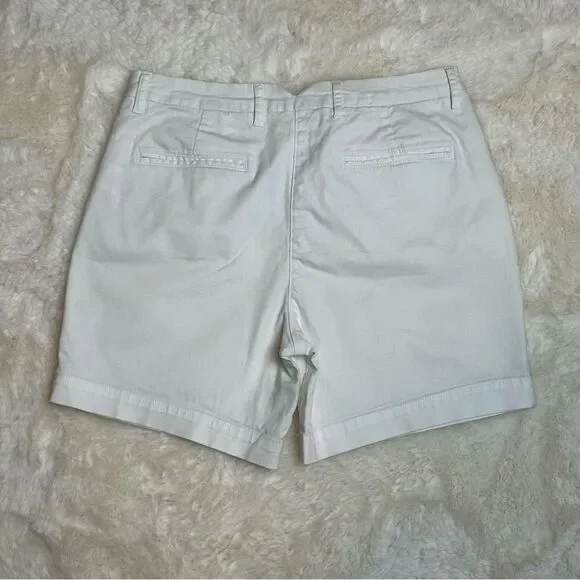 Boden Chino white Shorts - Size 6 - Inseam 5.5” - EUC - Picture 2 of 5